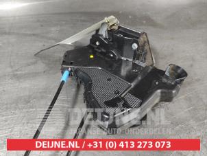 Subaru Forester Front door lock mechanism 4-door, right O709750 photo 2