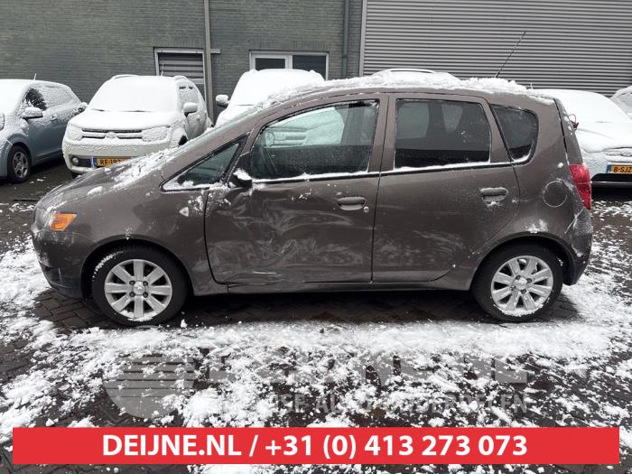Mitsubishi Colt Türscheibe 4-türig links vorne O709792