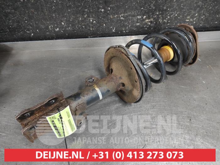 Toyota Corolla Stoßdämpferstrebe rechts vorne O709725