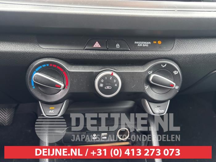 Kia Rio Heater control panel O709949