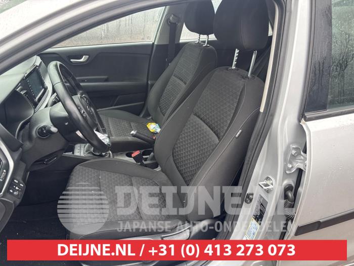 Kia Rio Stoel links O709963