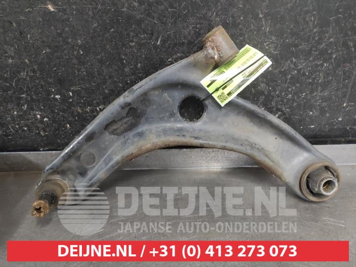 Toyota Yaris Querlenker unten links vorne O709983