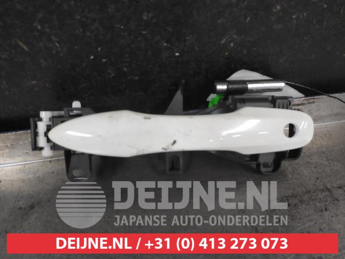 Toyota Corolla Portiergreep 4Deurs links-voor O710165