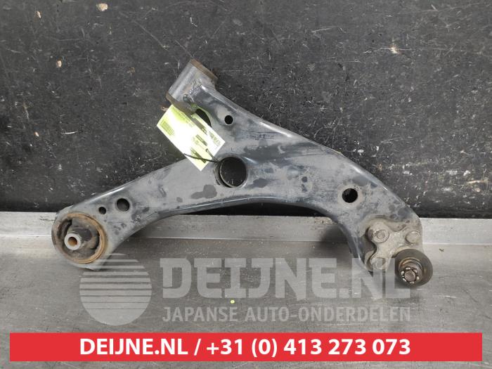 Toyota Corolla Draagarm onder rechts-voor O710167