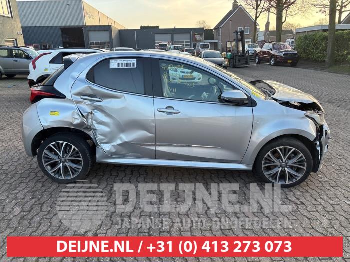 Toyota Yaris Türscheibe 4-türig rechts vorne O710218