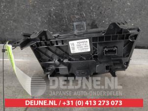 Toyota Prius Plus Heater control panel O710620 photo 2
