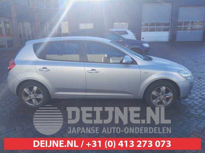Kia Ceed Front door 4-door, right O710702