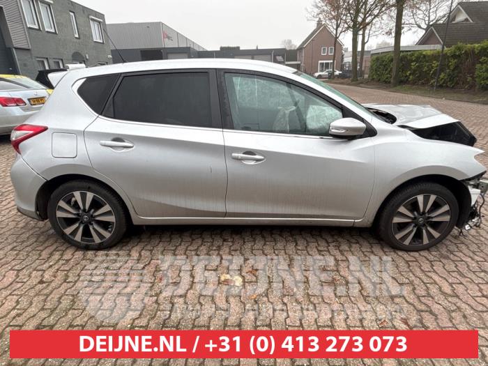 Nissan Pulsar Extra Ruit 4Deurs rechts-achter O710815