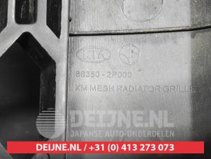 Kia Sorento Grille O710844 photo 3
