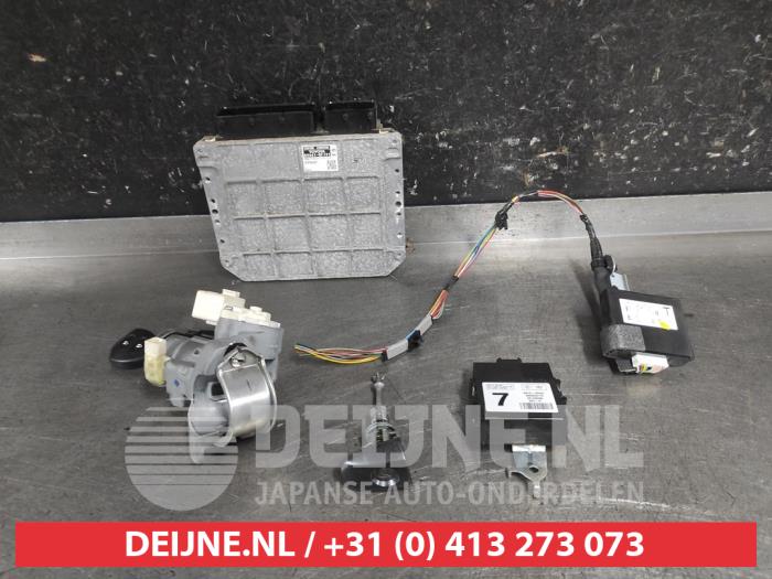 Toyota Verso Zündschloss+Schlüssel O710873