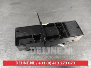 Nissan Juke Multi-functional window switch O710906 photo 2