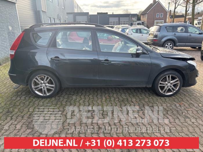 Hyundai I30 Front door 4-door, right O711101