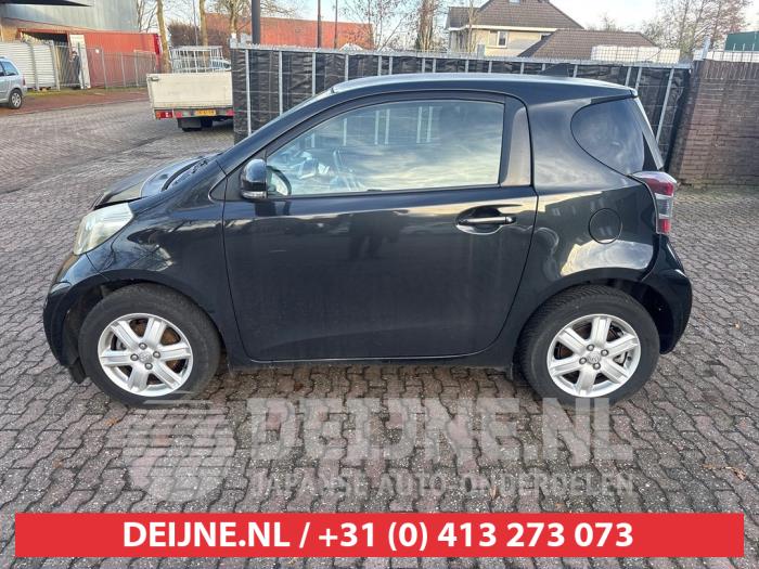 Toyota IQ Tür 2-türig links O711129