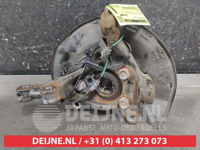 Toyota Yaris Achsschenkel rechts vorne O711162