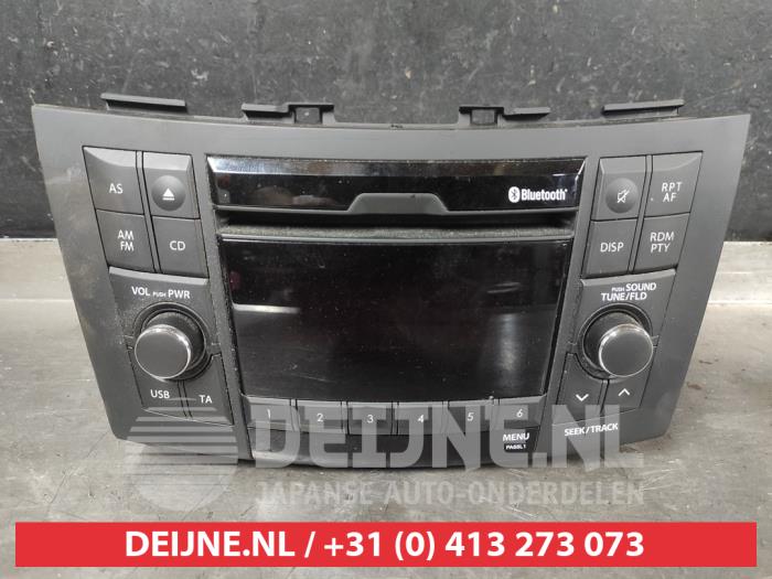 Suzuki Swift Radio O711197