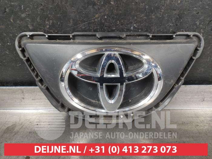 Toyota Aygo X Embleem O711243