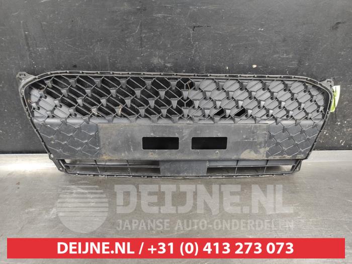 Toyota Aygo X Bumper Rooster O711259