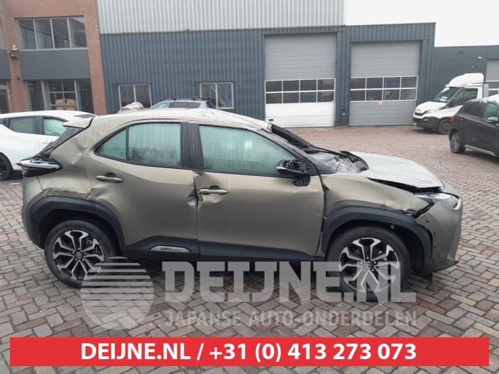 Toyota Yaris Cross Dreieckfenster rechts hinten O711387