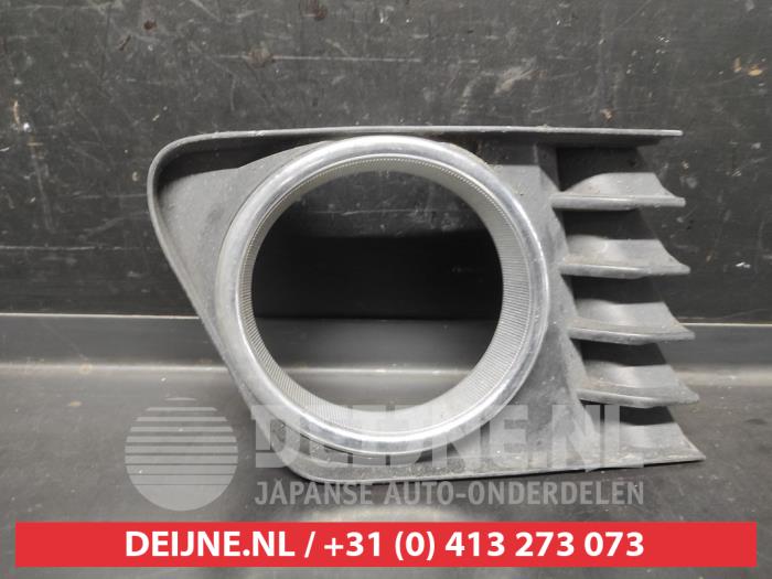 Toyota Prius Plus Bumper Rooster O711505
