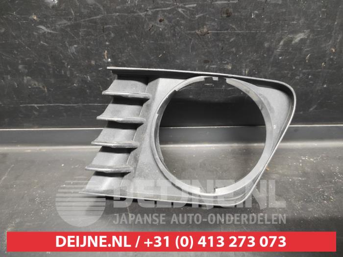 Toyota Prius Plus Bumper Rooster O711506