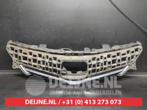 Gebruikte Grille Toyota Prius Plus (ZVW4) 1.8 Hybrid 16V Prijs op aanvraag aangeboden door V.Deijne Jap.Auto-onderdelen BV