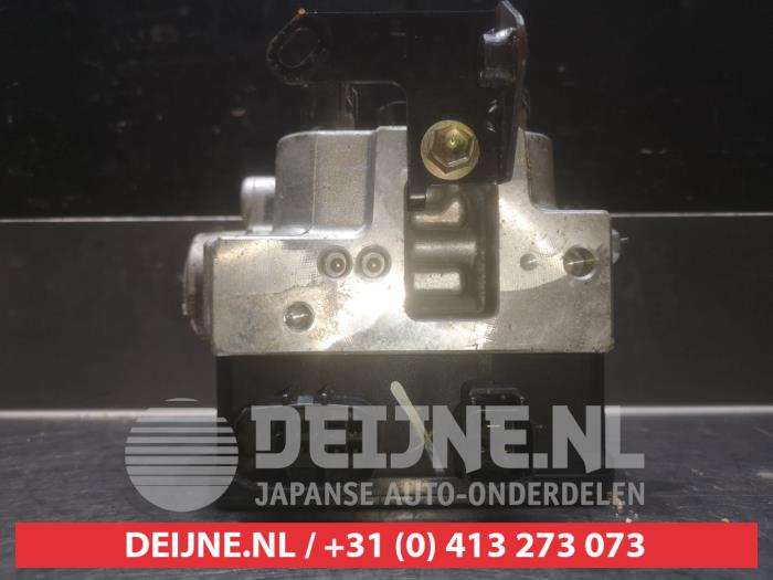 ABS Pomp van een Toyota Prius (NHW11L) 1.5 16V 2002