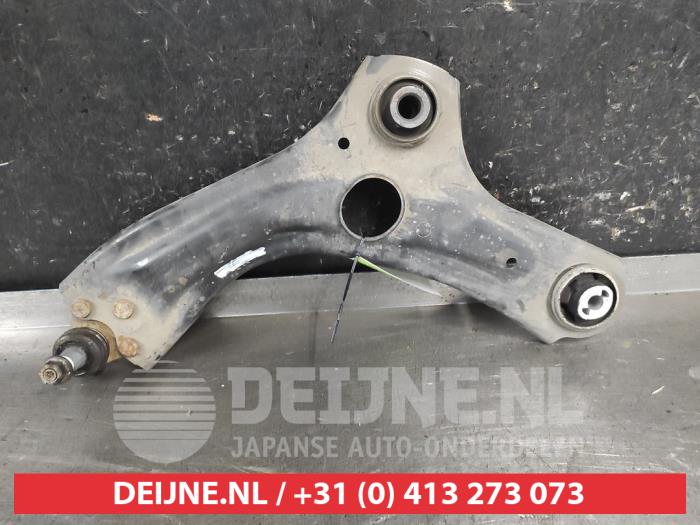 Nissan Juke Querlenker unten links vorne O711578