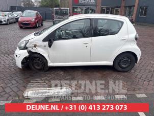 Toyota Aygo Türscheibe 4-türig links hinten O711599 foto 3
