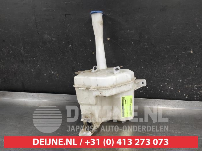 Hyundai I30 Front windscreen washer reservoir O711672