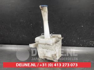 Hyundai I30 Front windscreen washer reservoir O711672 photo 2