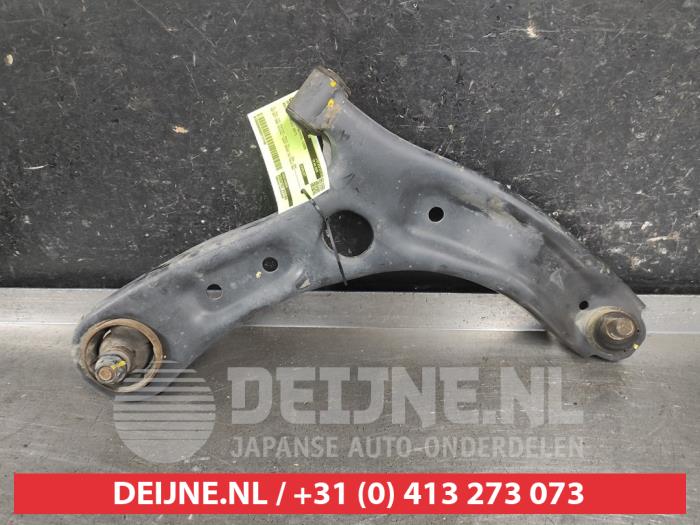 Kia Rio Front lower wishbone, right O711748