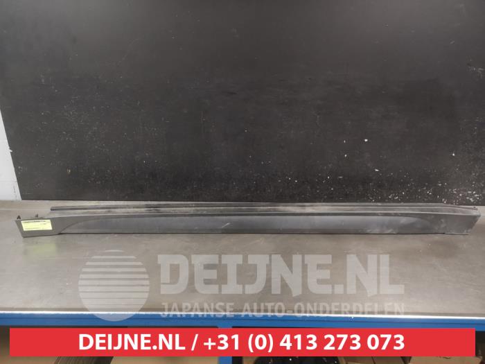 Hyundai Tucson Side skirt, left O711849