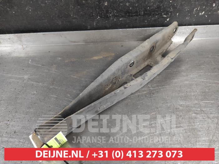 Subaru Forester Querlenker rechts hinten O711915