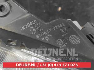 Suzuki Swift Headlight, right O711952 photo 3