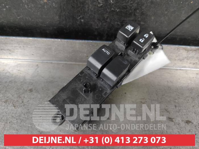 Suzuki Swift Kombischalter Fenster O711956