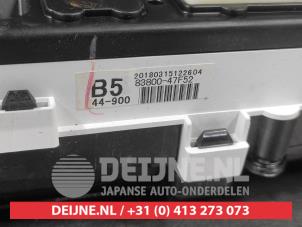 Toyota Prius Plus Odometer KM O712122 photo 3