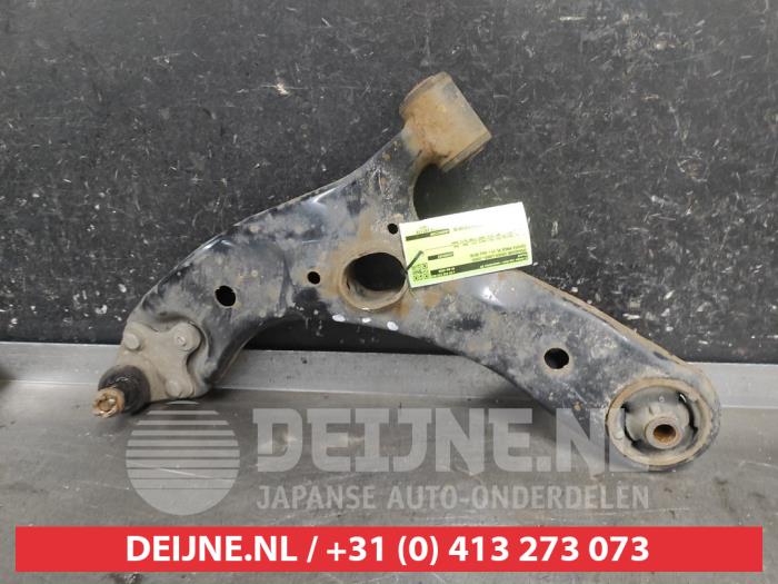 Toyota Prius Plus Draagarm onder links-voor O712133