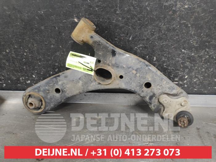 Toyota Prius Plus Draagarm onder rechts-voor O712134