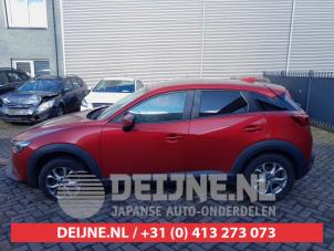 Gebruikte Ruit Extra 4Deurs links-achter Mazda CX-3 (DJ/DK) 2.0 SkyActiv-G 120 Prijs op aanvraag aangeboden door V.Deijne Jap.Auto-onderdelen BV