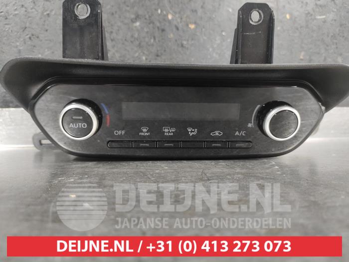 Toyota Aygo X Heater control panel O712516