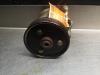 Stuurbekrachtiging Pomp van een Mitsubishi Carisma 1.9 TD 2000