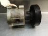 Stuurbekrachtiging Pomp van een Mitsubishi Carisma 1.9 TD 2000