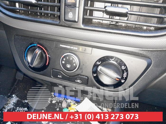 Hyundai I10 Kachel Bedieningspaneel O712592