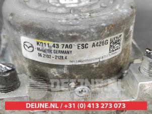 Mazda CX-5 ABS pump O712802 photo 2