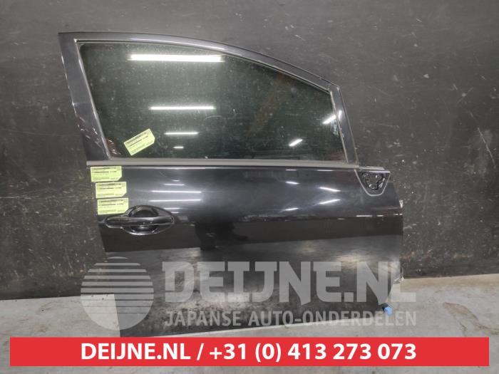 Toyota Auris Portier 4Deurs rechts-voor O713042