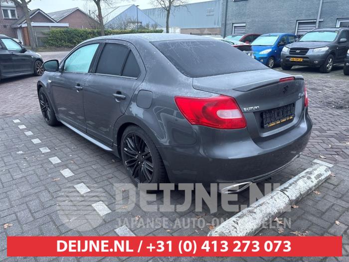Suzuki Kizashi Rear bumper O713105