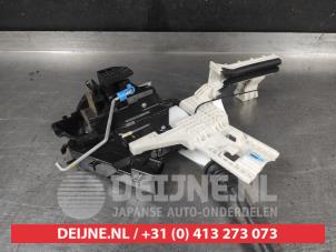 Hyundai Santafe Door lock mechanism 4-door, front left O713320 photo 2