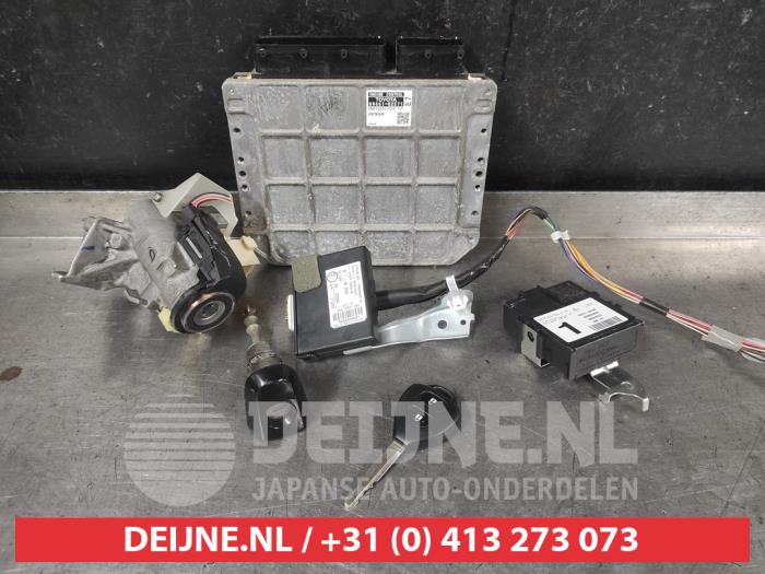 Toyota Auris Kontaktslot+Sleutel O713353