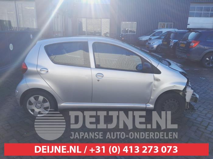 Toyota Aygo Türscheibe 4-türig rechts hinten O713446