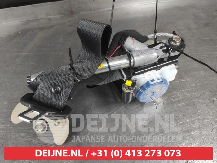 Mitsubishi Outlander Front seatbelt, right O713587